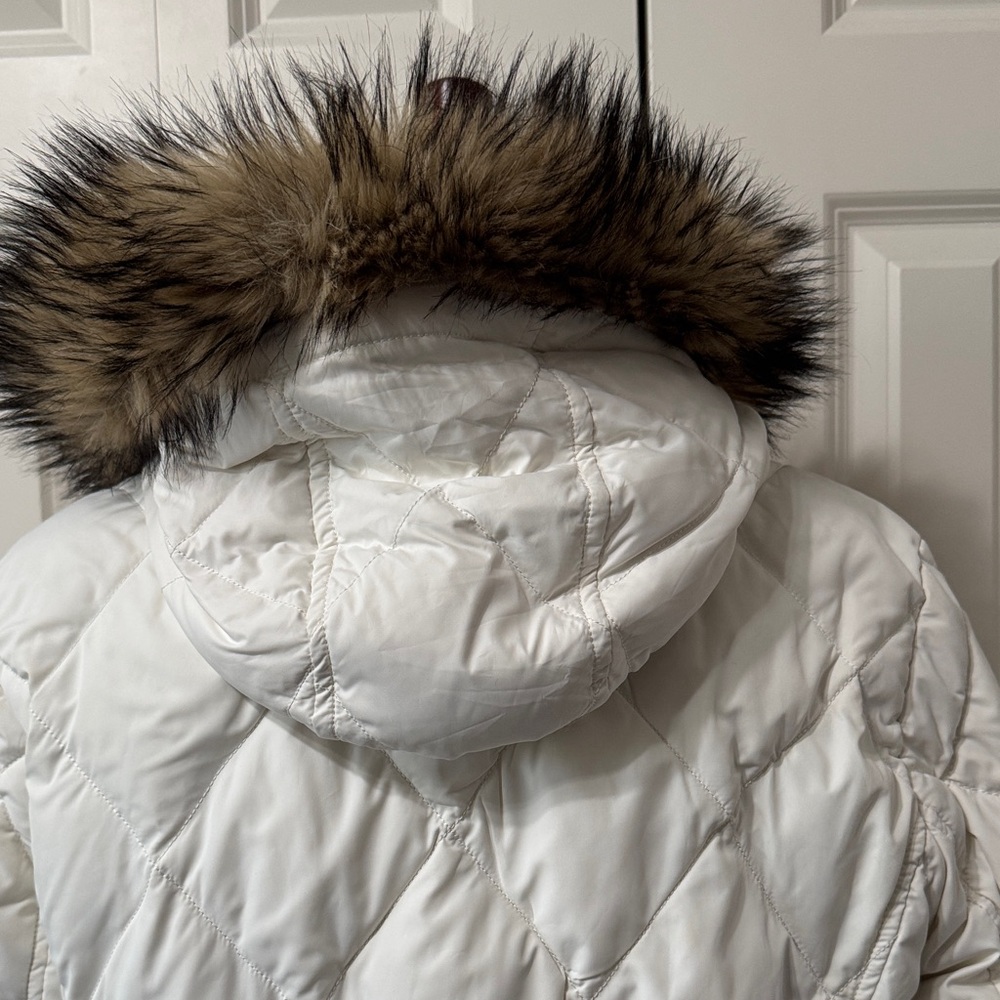 Lands' End Off White Puffer Jacket with Faux Fur Hood - Picture 6 of 15
